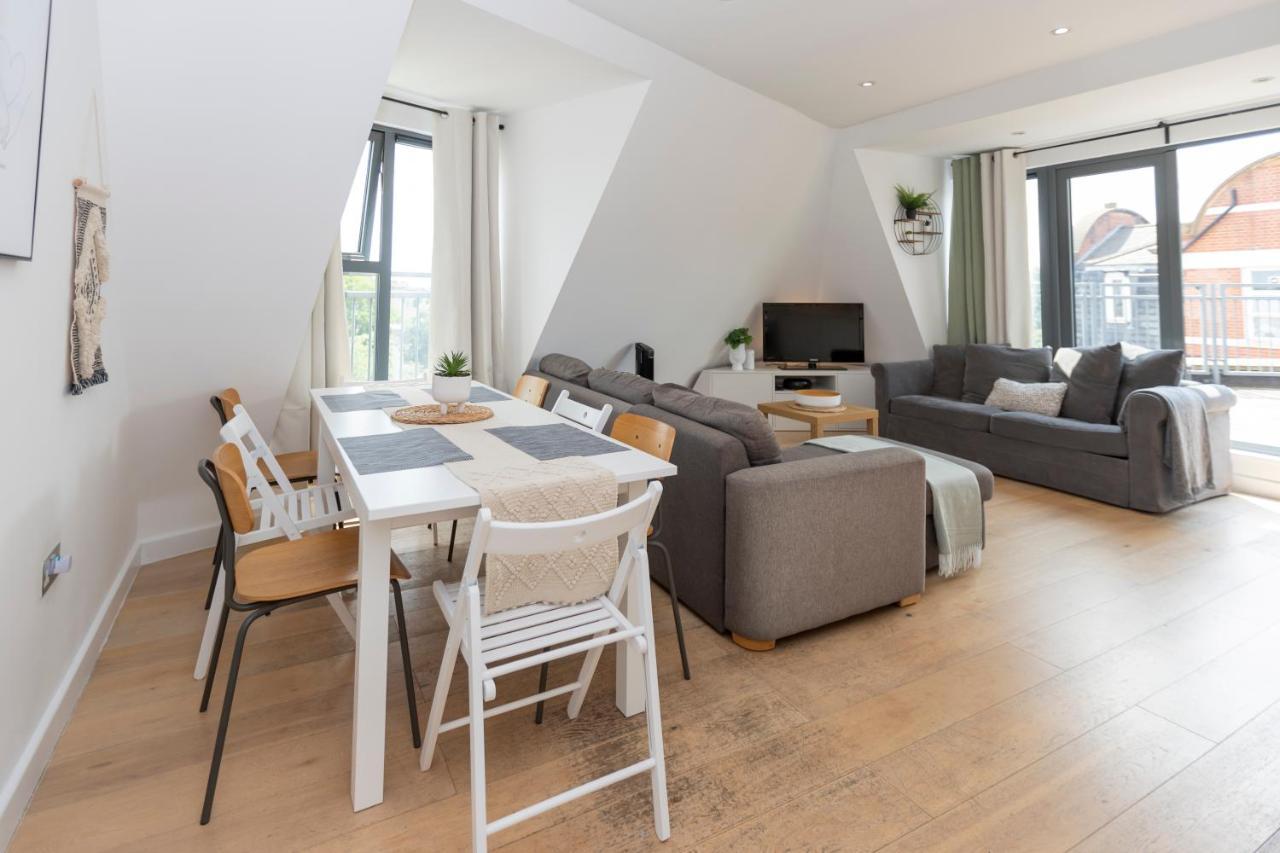 Stunning 3 Bedroom Penthouse With Terrace And Lift London Eksteriør billede